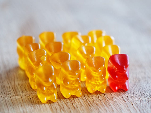 How to Make Honey Lemon Gummies with Gelatin and Juice